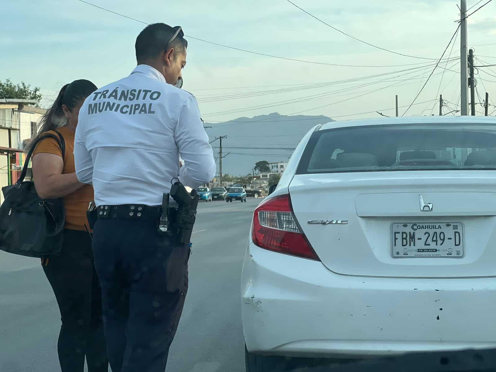 Motociclista resulta lesionado tras derrape en Monclova