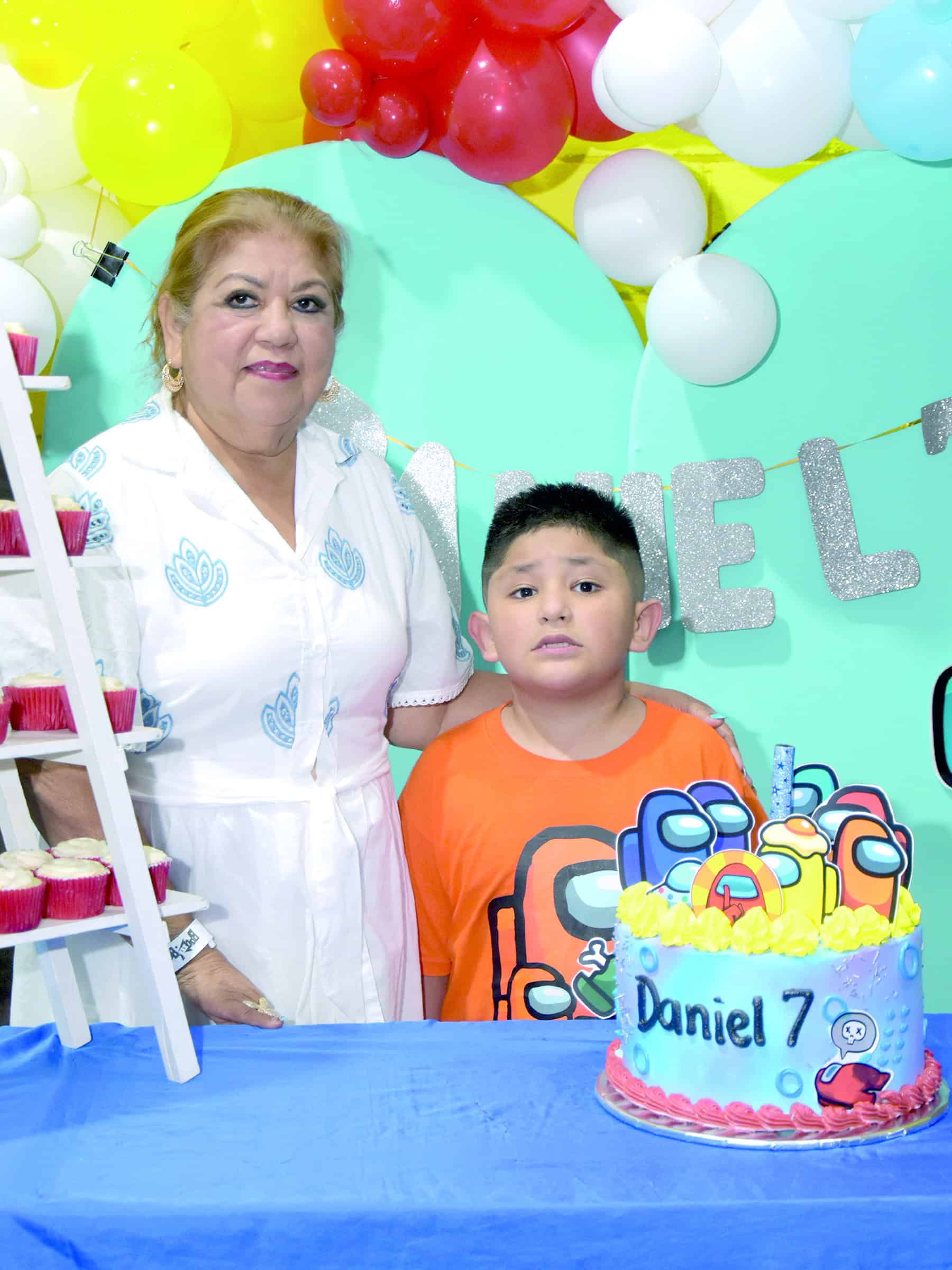 Daniel P&eacute;rez celebra su cumplea&ntilde;os rodeado de familia y amigos