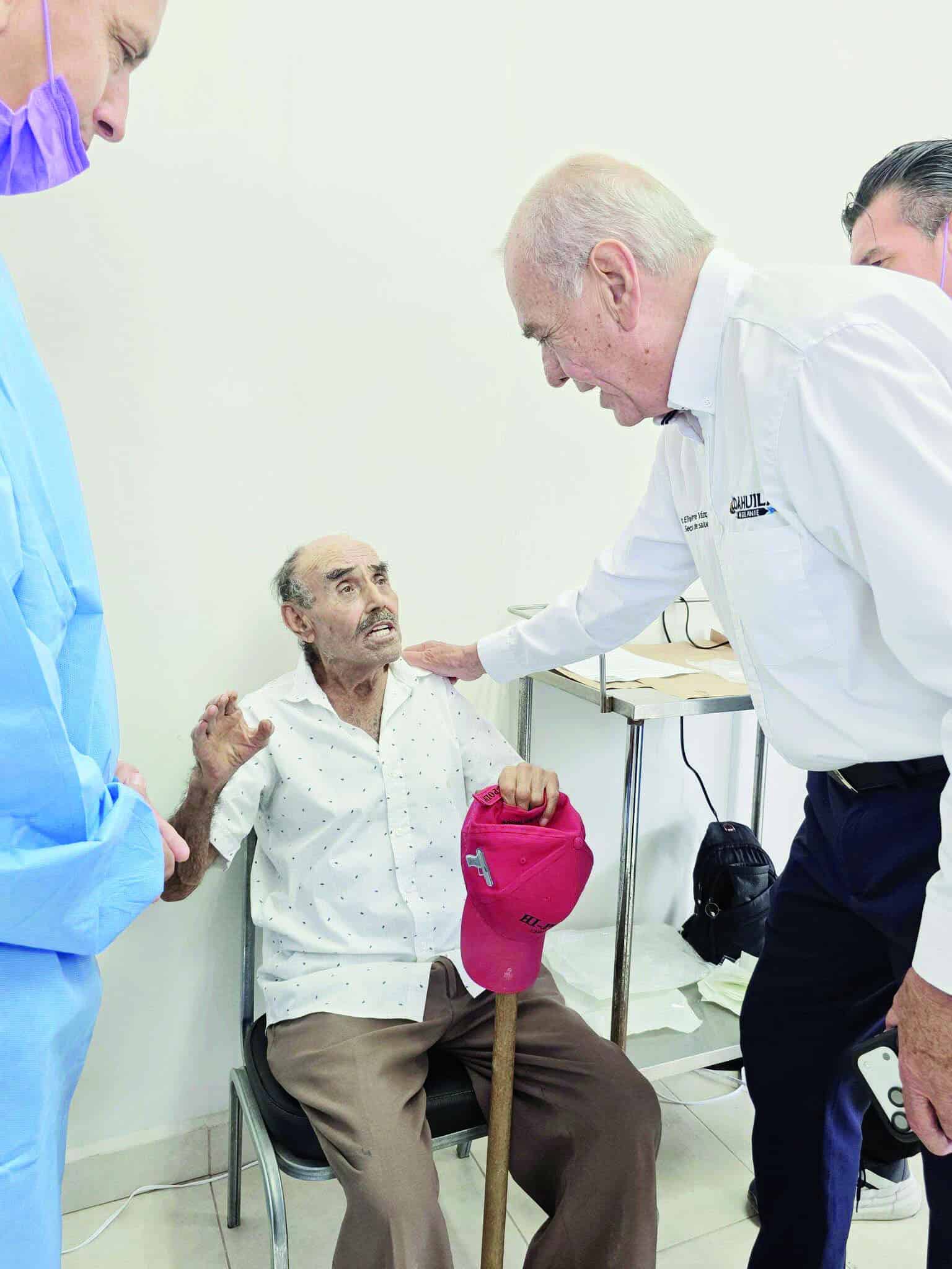 Secretar&iacute;a de Salud entrega 63 pr&oacute;tesis dentales en Monclova