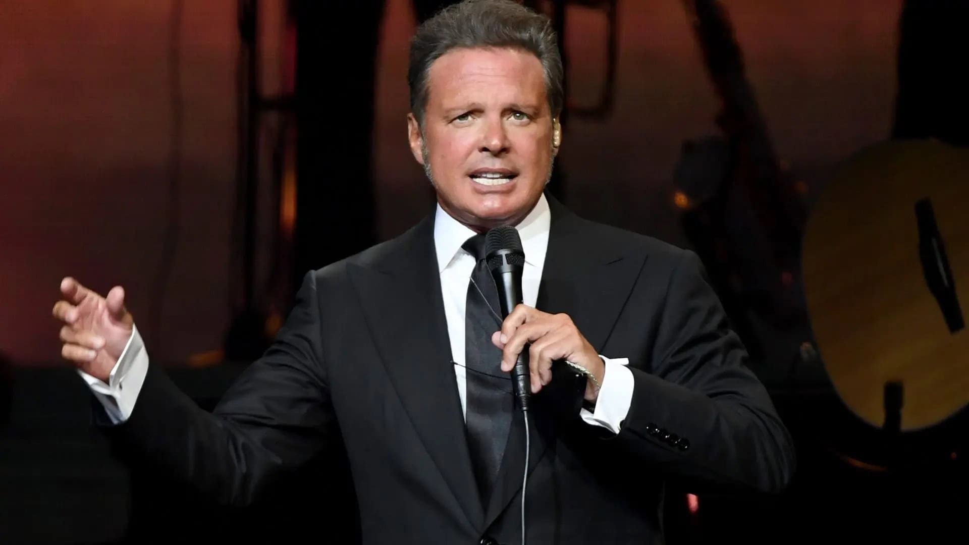 Luis Miguel es hospitalizado en Nueva York por complicaciones card&iacute;acas