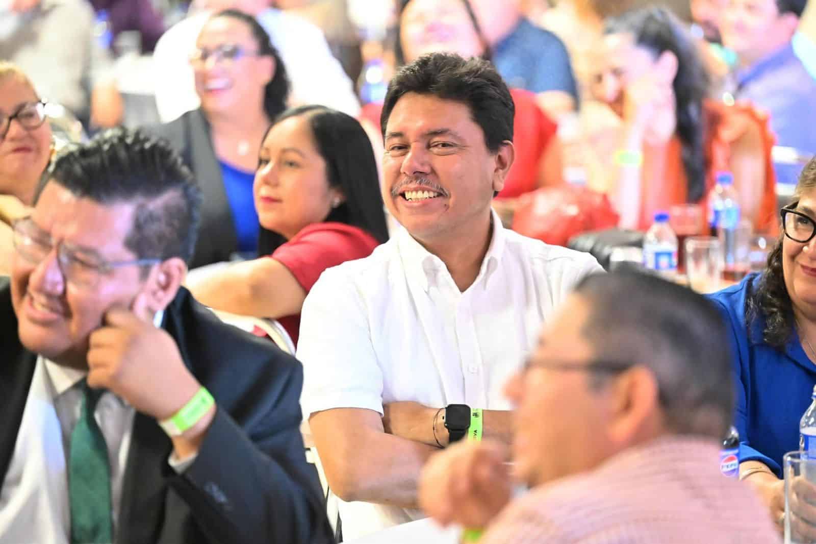 Ayuntamiento de Monclova reconoce a maestros en su d&iacute;a