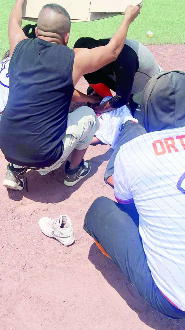 Jugador de b&eacute;isbol recibe pelotazo en Frontera