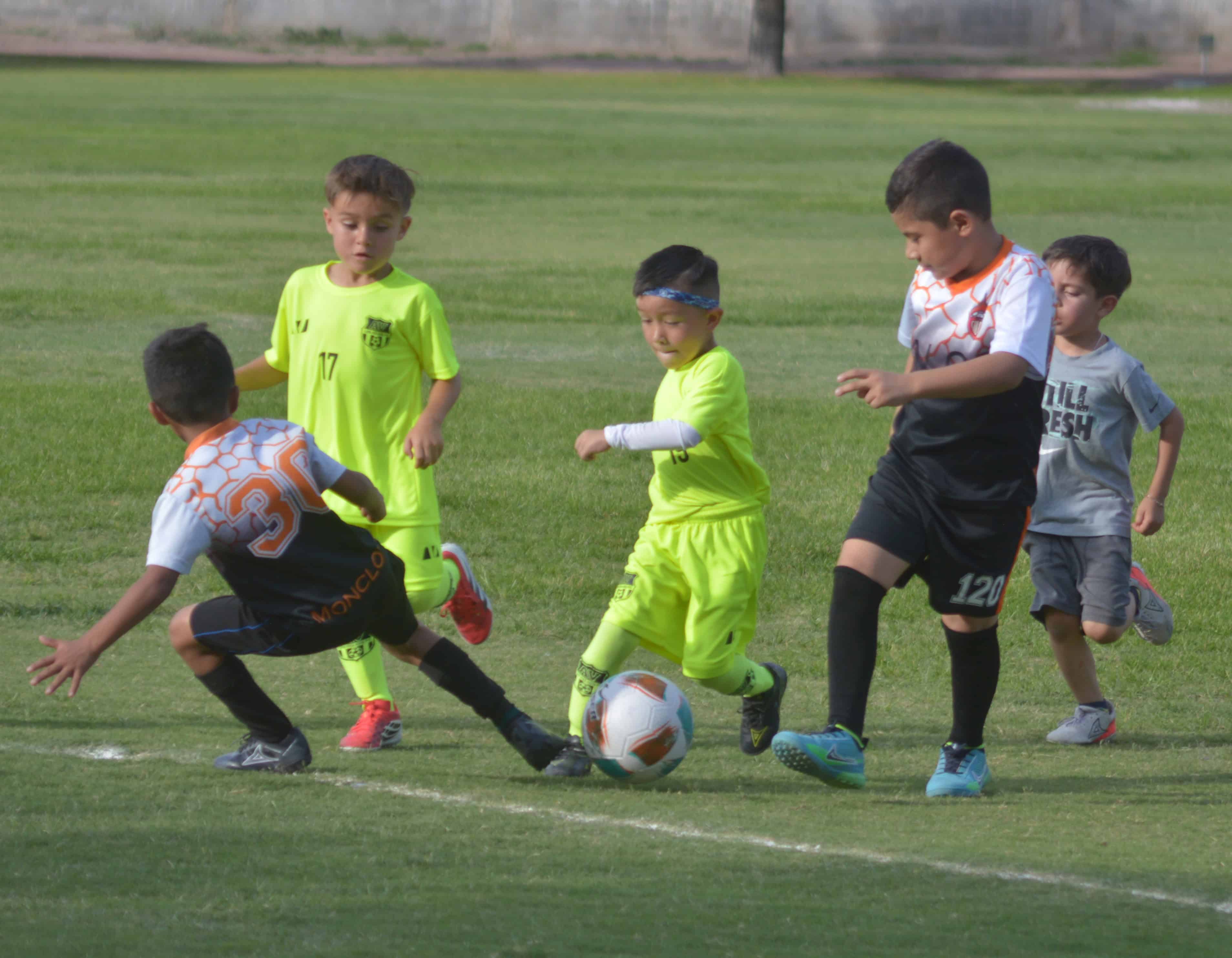 Gael Santiago y Francisco de la Cruz destacan en victoria de Los Rojos