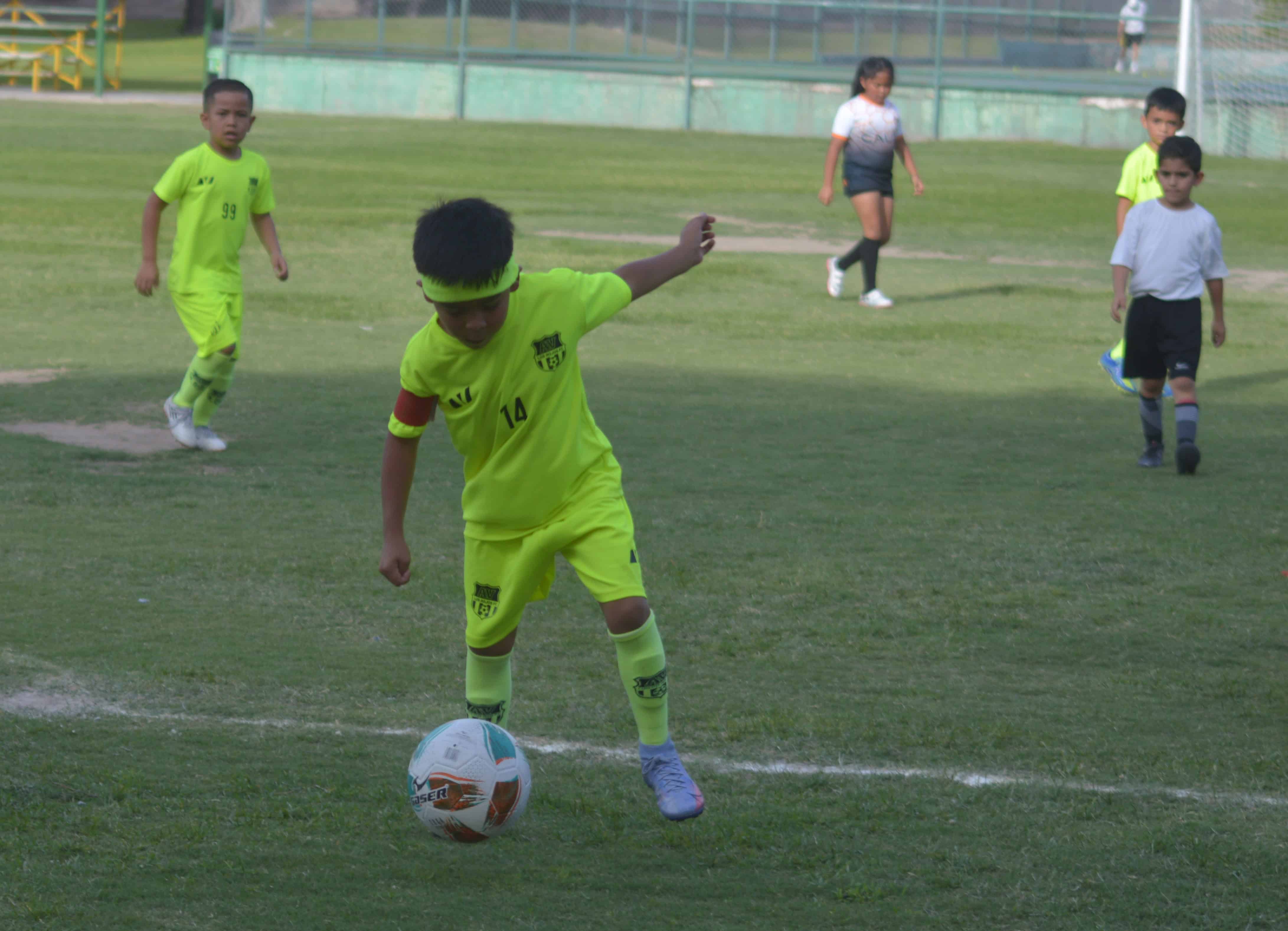 Gael Santiago y Francisco de la Cruz destacan en victoria de Los Rojos