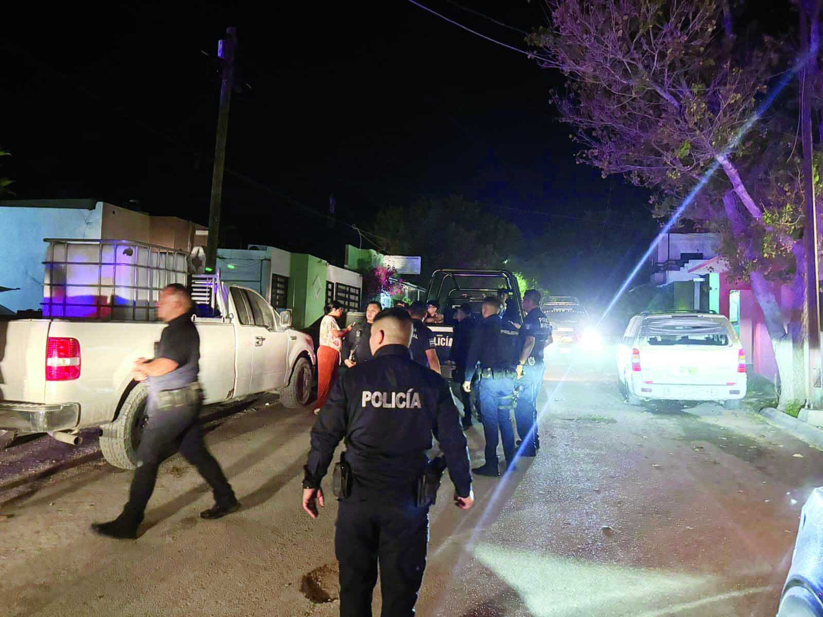 Trece j&oacute;venes detenidos tras agredir patrulla en Monclova