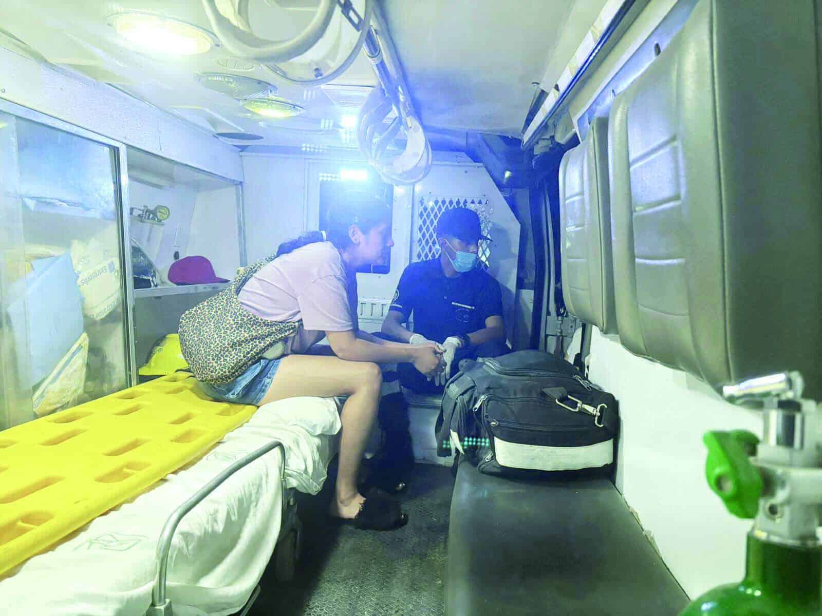 Mujer ebria vuelca su camioneta en Monclova: Janeth Gloria detenida