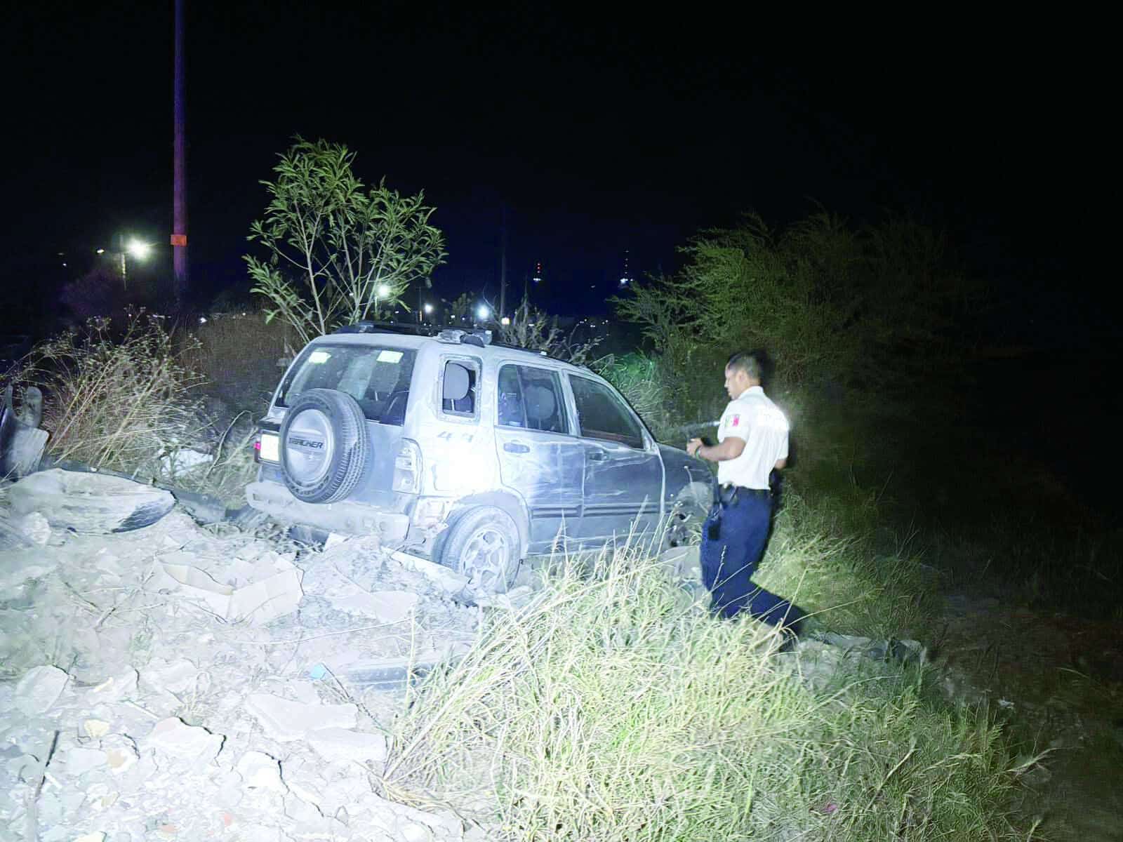 Mujer ebria vuelca su camioneta en Monclova: Janeth Gloria detenida