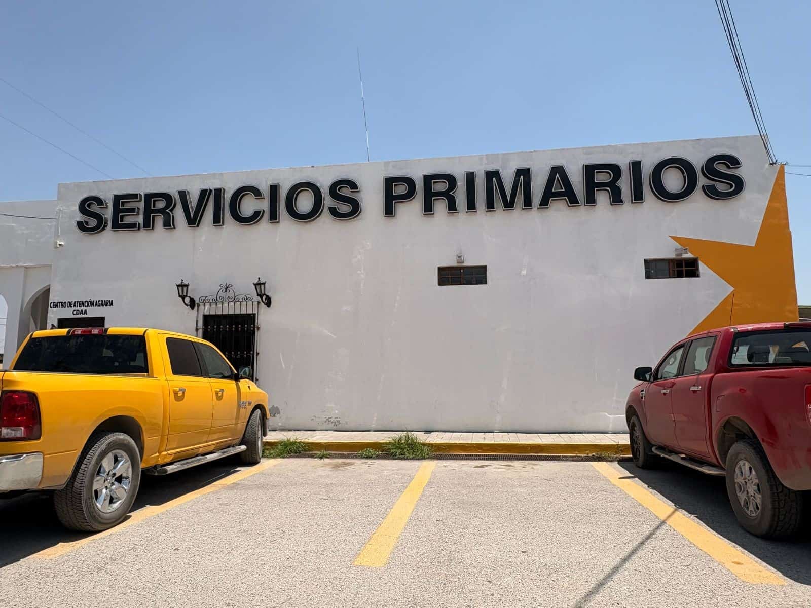 Ra&uacute;l C&aacute;rdenas responde a altas temperaturas con hidrataci&oacute;n para empleados