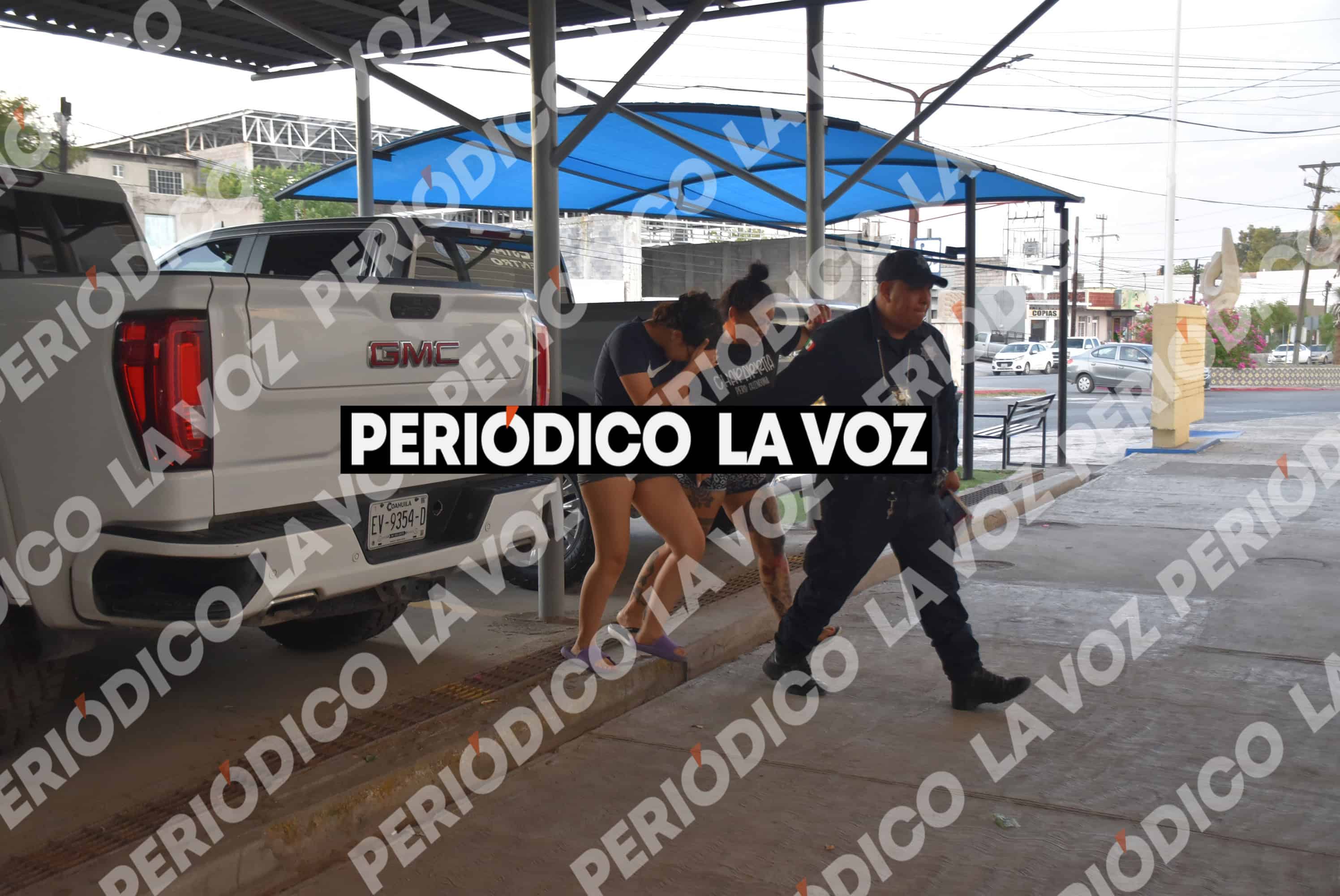 Detienen a dos mujeres por robo en Coppel An&aacute;huac: Monclova
