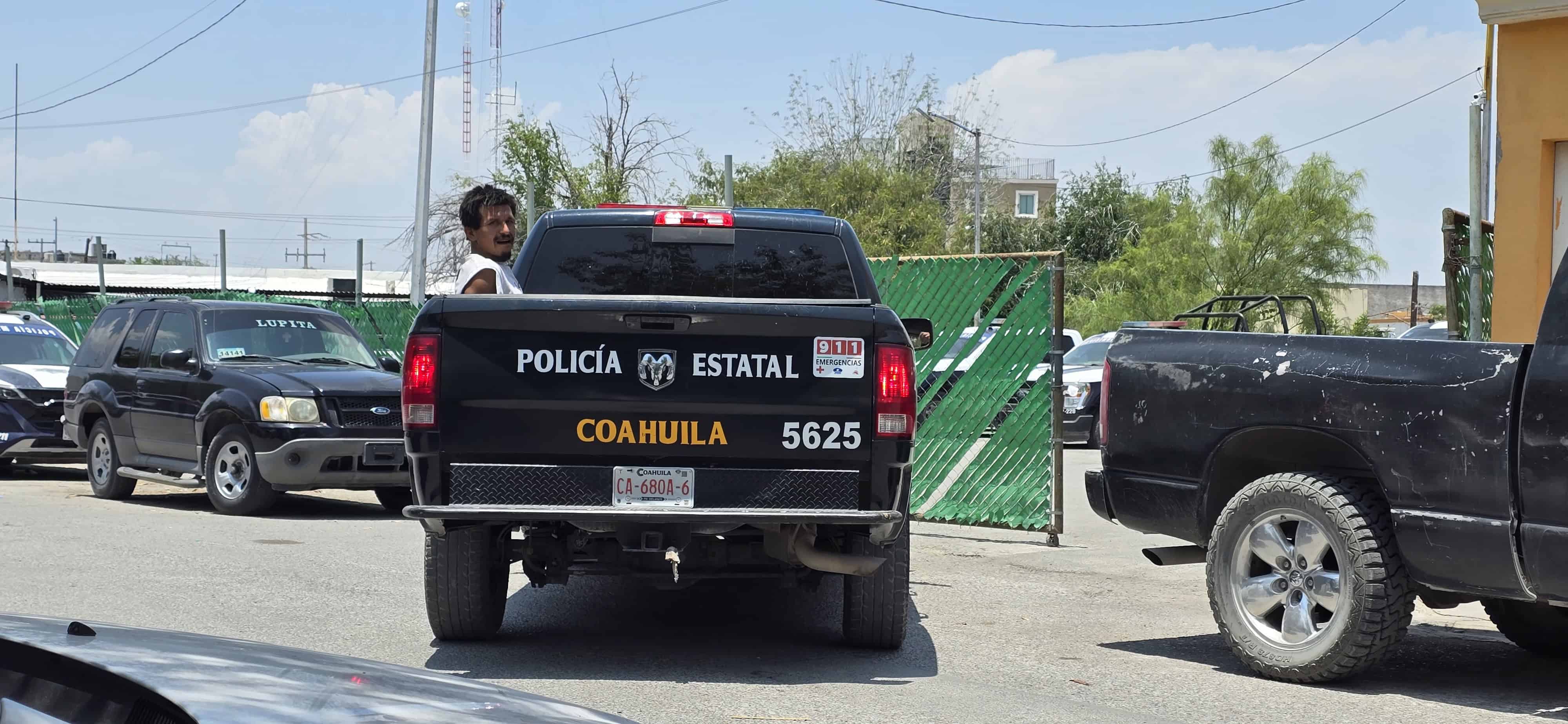 Hombre causa molestias y es detenido en Monclova