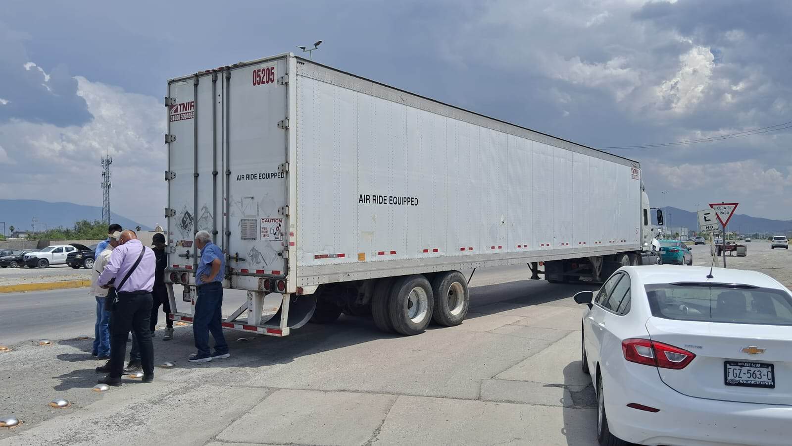 Accidente en Frontera: camioneta Honda CR-V choca con tractocami&oacute;n