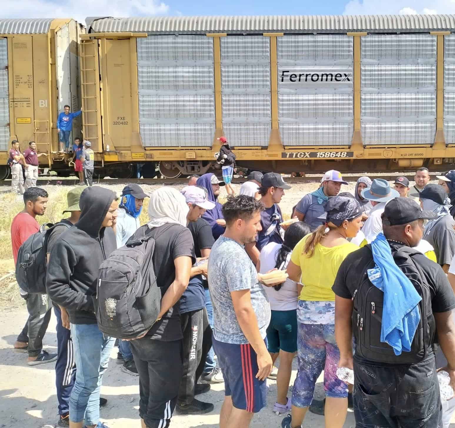 Monclova realiza ex&aacute;menes m&eacute;dicos a migrantes deportados por Estados Unidos