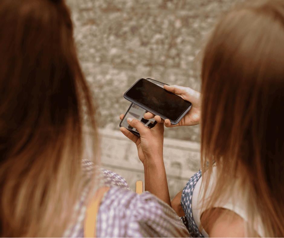 &iquest;Est&aacute;n usando tu CURP sin que lo sepas? Podr&iacute;as tener l&iacute;neas telef&oacute;nicas a tu nombre y meterte en problemas