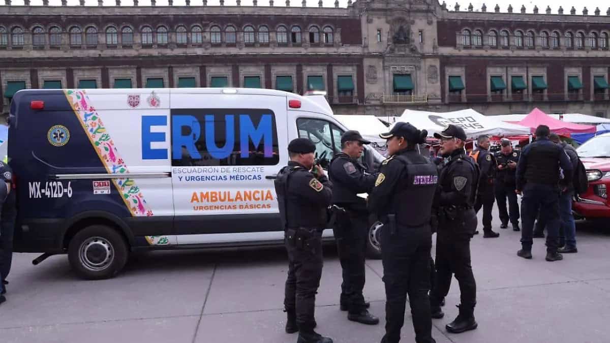 Flamazo en plant&oacute;n del Z&oacute;calo moviliza a bomberos y cuerpos de emergencia