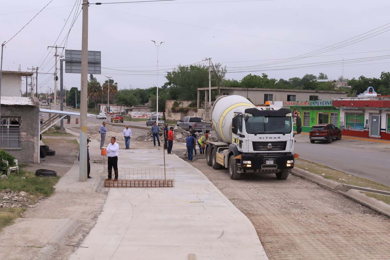 &Oacute;scar R&iacute;os Ram&iacute;rez supervisa obras de infraestructura en San Juan de Sabinas