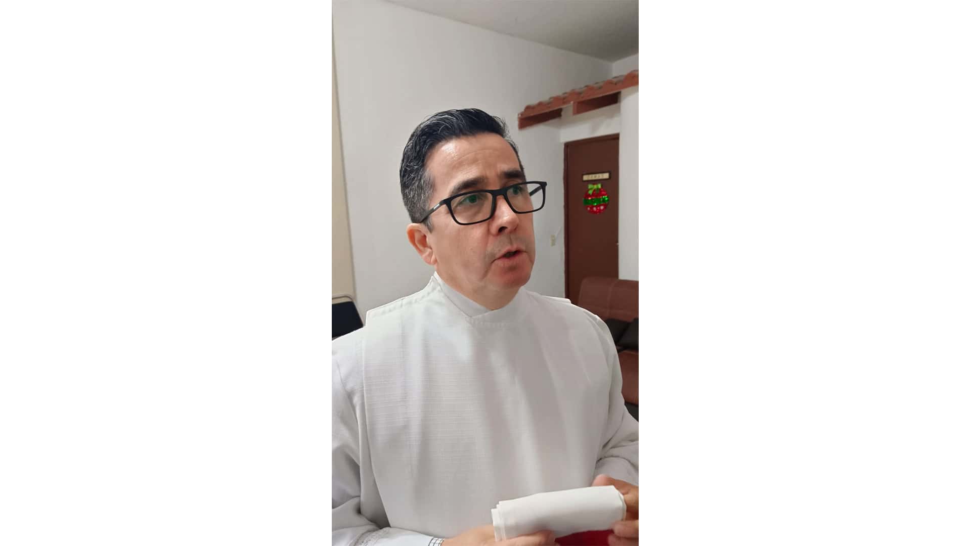 Sabinas recuerda a m&aacute;rtires cat&oacute;licos con peregrinaci&oacute;n liderada por el padre S&aacute;nchez