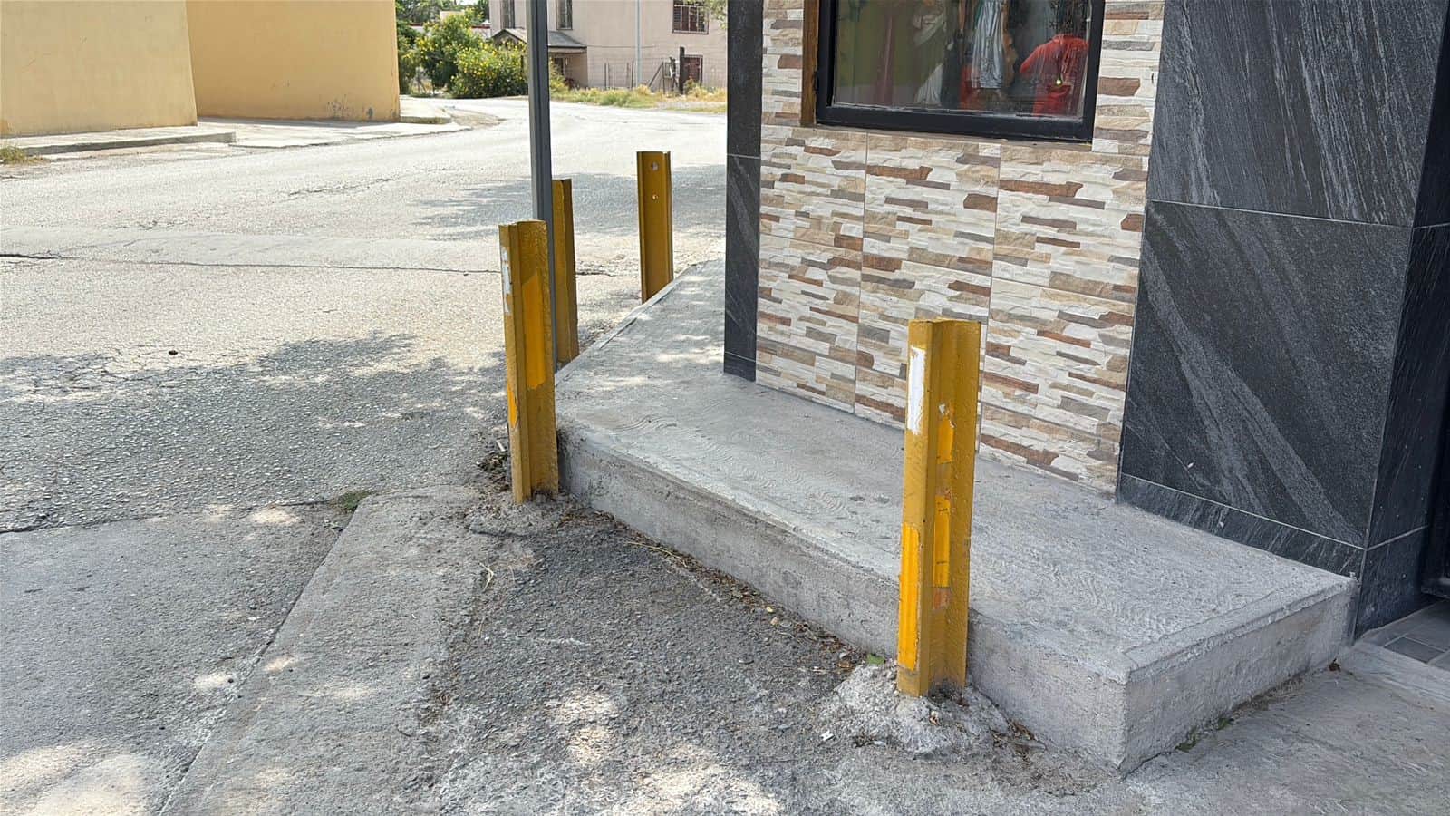 Vecinos piden m&aacute;s vigilancia tras accidente en Frontera