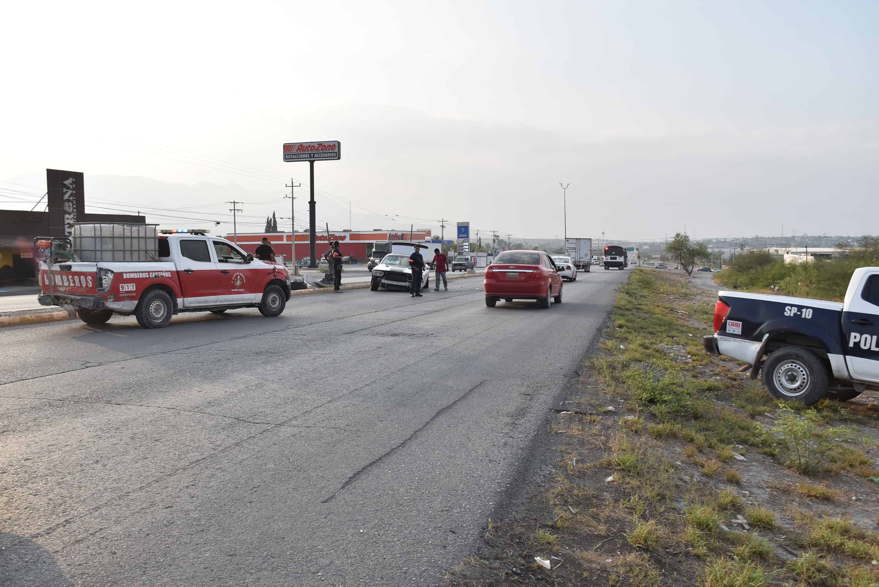 Casta&ntilde;os: Joven conductor ileso tras choque con Dodge Charger
