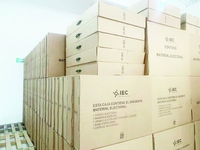 Adriana Fraire Herrera coordina entrega de paquetes electorales en Sabinas