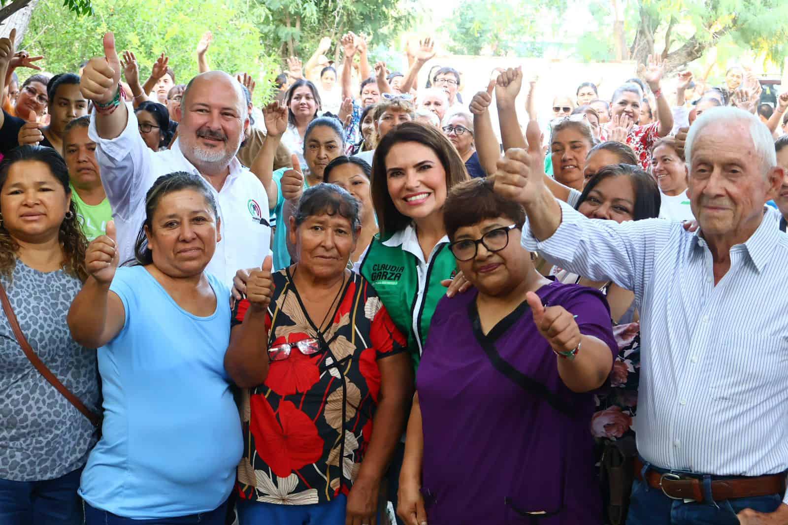 Puerta por puerta, Claudia Garza fortalece proyecto ciudadano