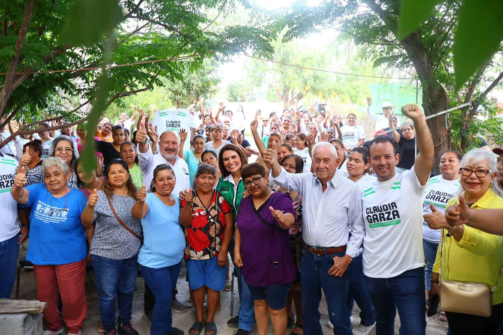 Puerta por puerta, Claudia Garza fortalece proyecto ciudadano