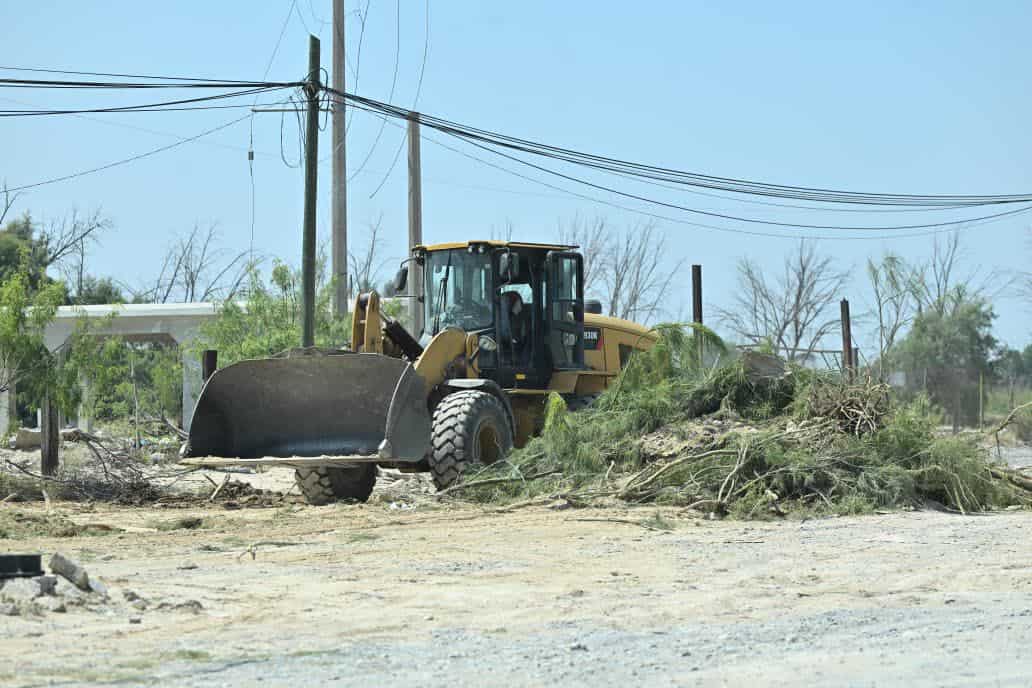 Ayuntamiento de Monclova realiza operativo de limpieza y desazolve