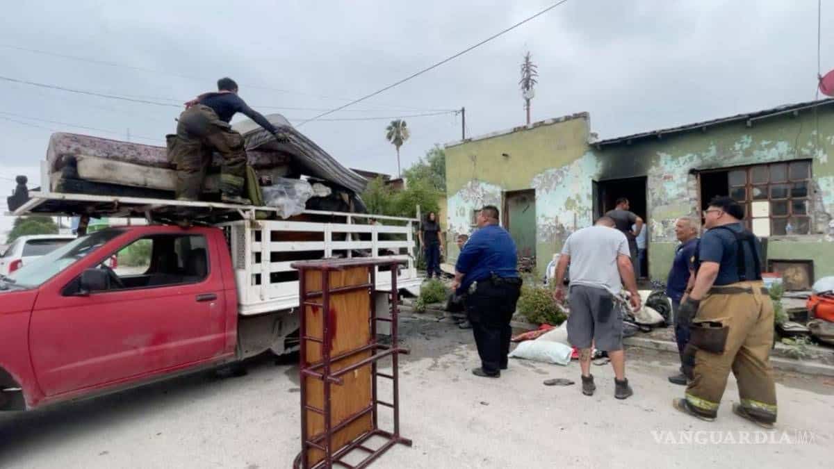 Brayan, bombero de Sabinas, pierde su hogar en incendio devastador
