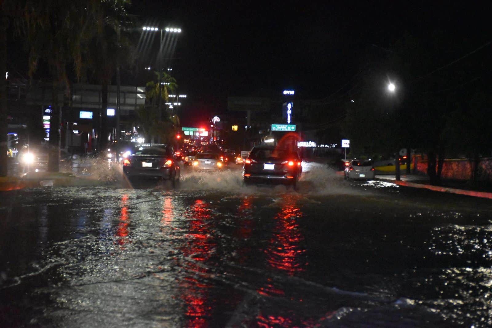 Lluvias provocan inundaci&oacute;n y caos