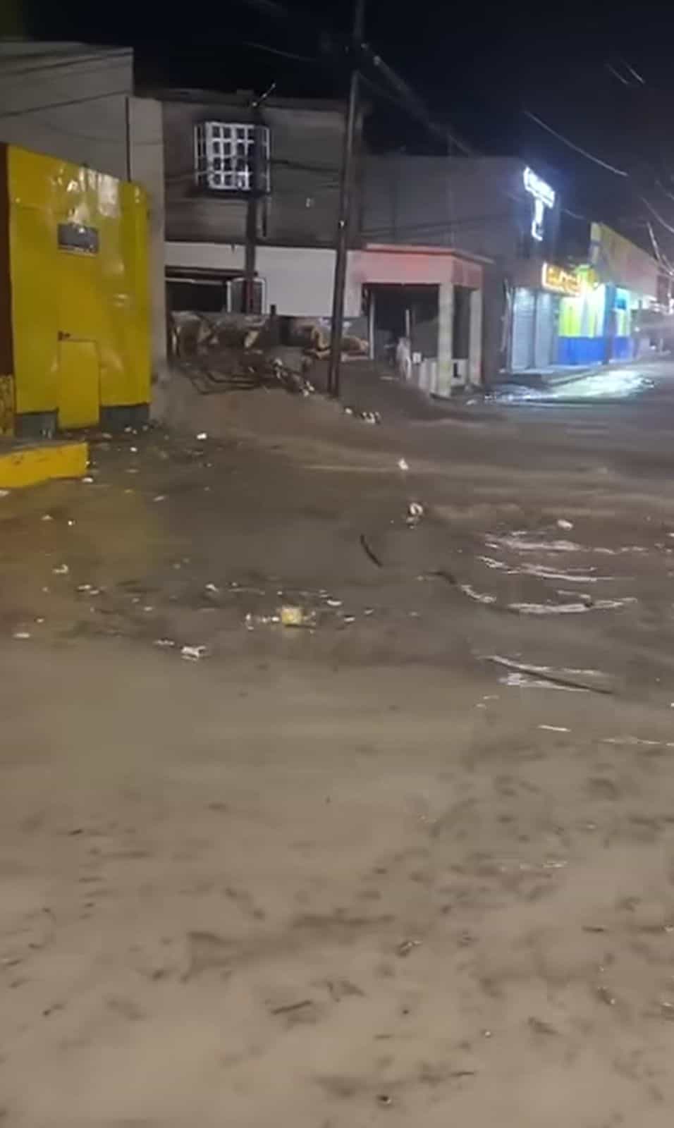 Lluvias provocan inundaci&oacute;n y caos