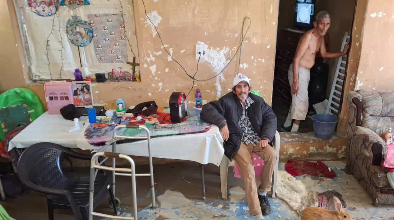 Sobrevivieron a los huracanes Beulah y Gilberto; una lluvia no los hizo abandonar su hogar