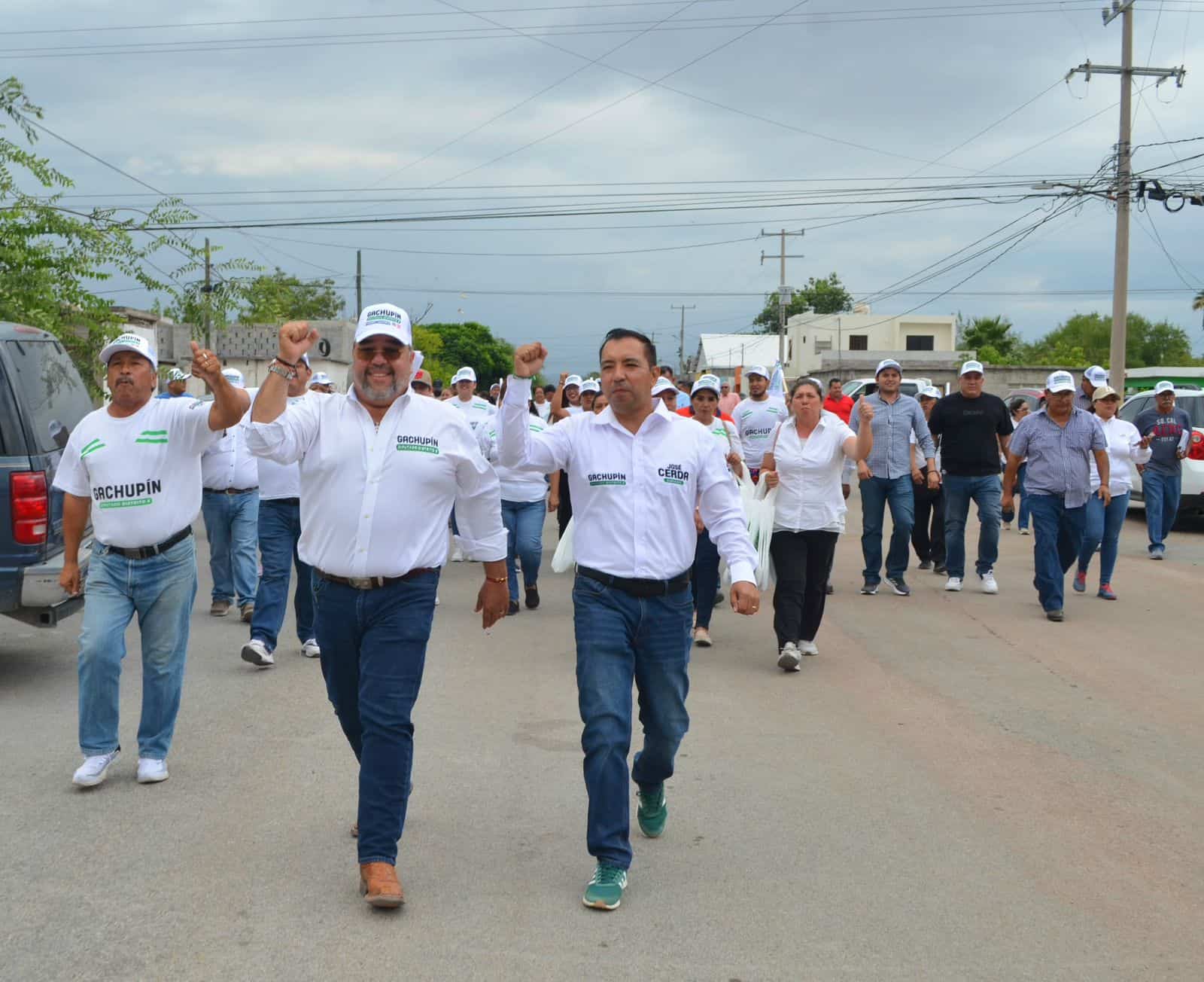 Candidato Gachup&iacute;n escucha inquietudes de vecinos en Frontera Coahuila