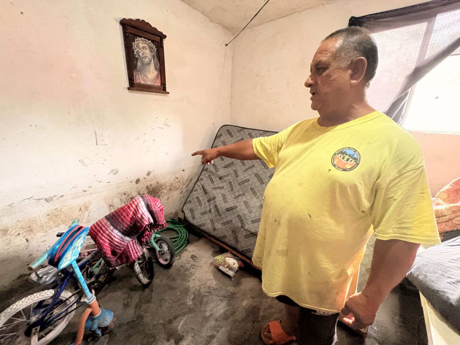 Luciano del Bosque enfrenta problemas por inundaciones en su hogar
