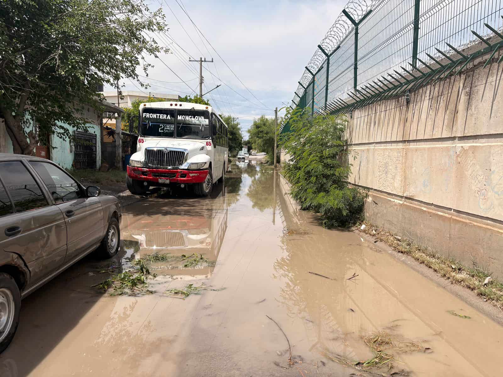 Martina S&aacute;nchez denuncia inundaciones en su hogar de Frontera