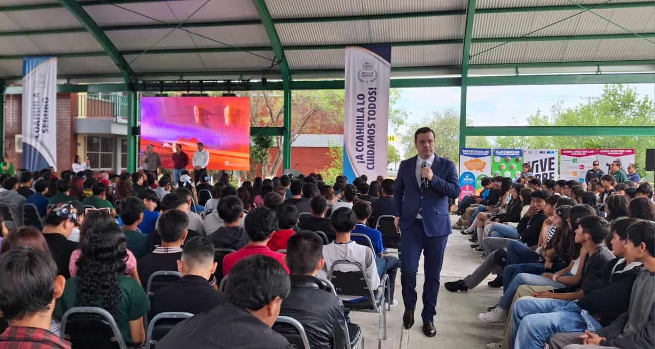 Federico Fern&aacute;ndez Monta&ntilde;ez refuerza la seguridad en CECyTEC Norte