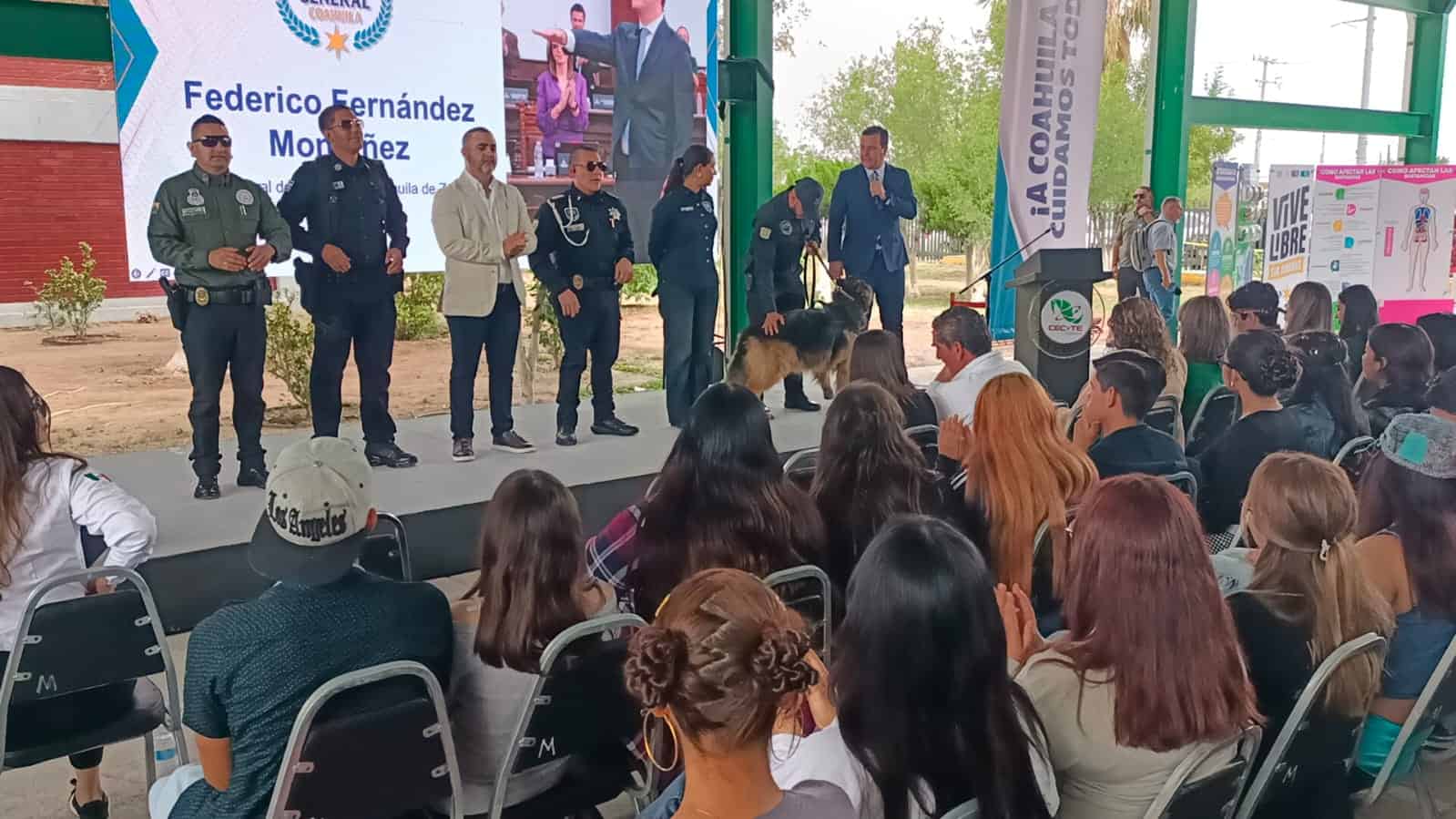 Federico Fern&aacute;ndez Monta&ntilde;ez refuerza la seguridad en CECyTEC Norte