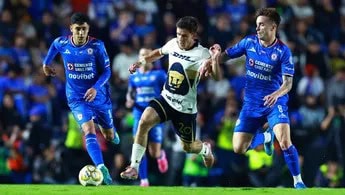 Cruz Azul y Pumas UNAM empatan 0-0 en la final de ida de la Liga MX