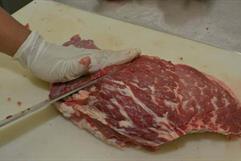 Infección por gusano barrenador impacta carne en México