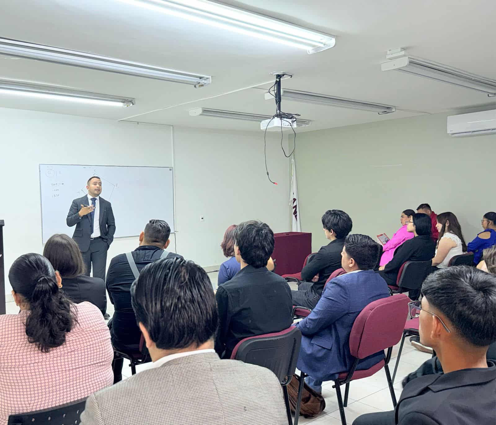 Fortalece Fiscal&iacute;a v&iacute;nculo acad&eacute;mico Con conferencia "Teor&iacute;a del Delito"
