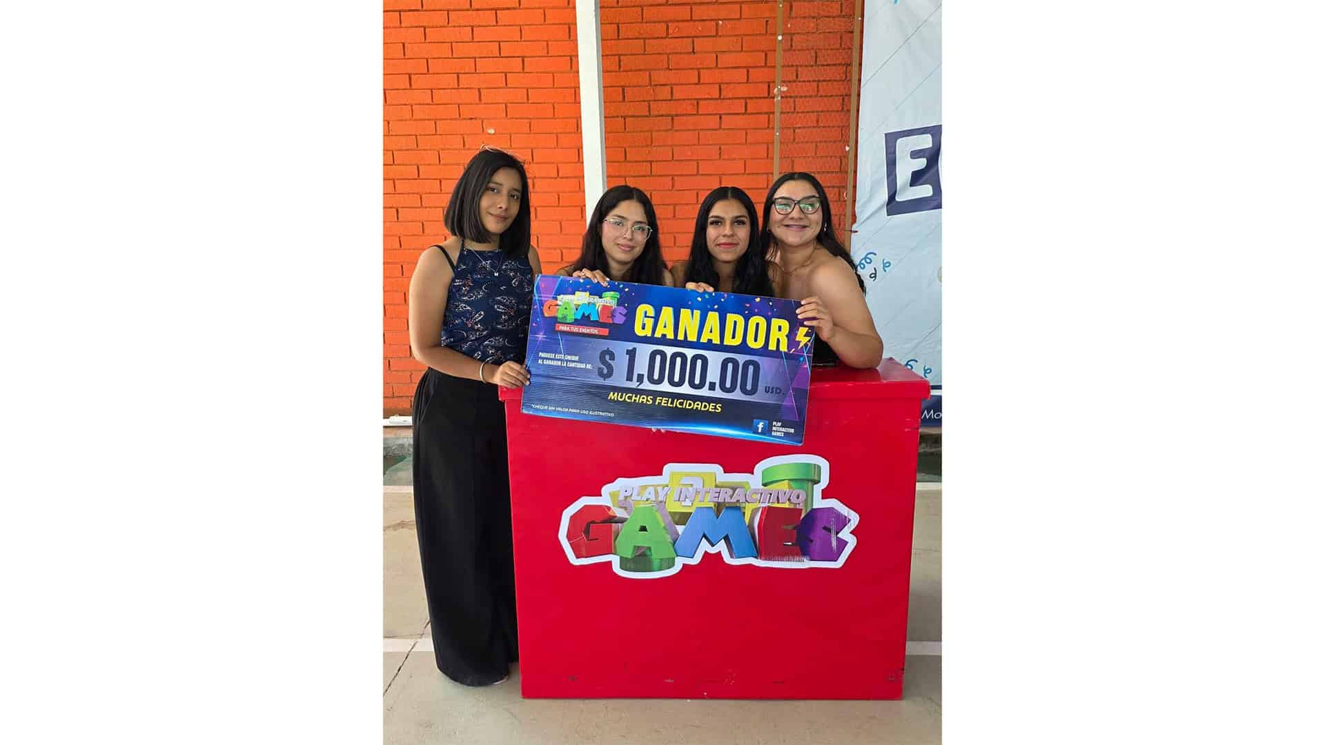 San Buenaventura celebra a estudiantes con Domingo de Plaza