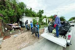 Alejandro Sánchez Cárdenas coordina limpieza en ejido La Cruz tras fallecimiento