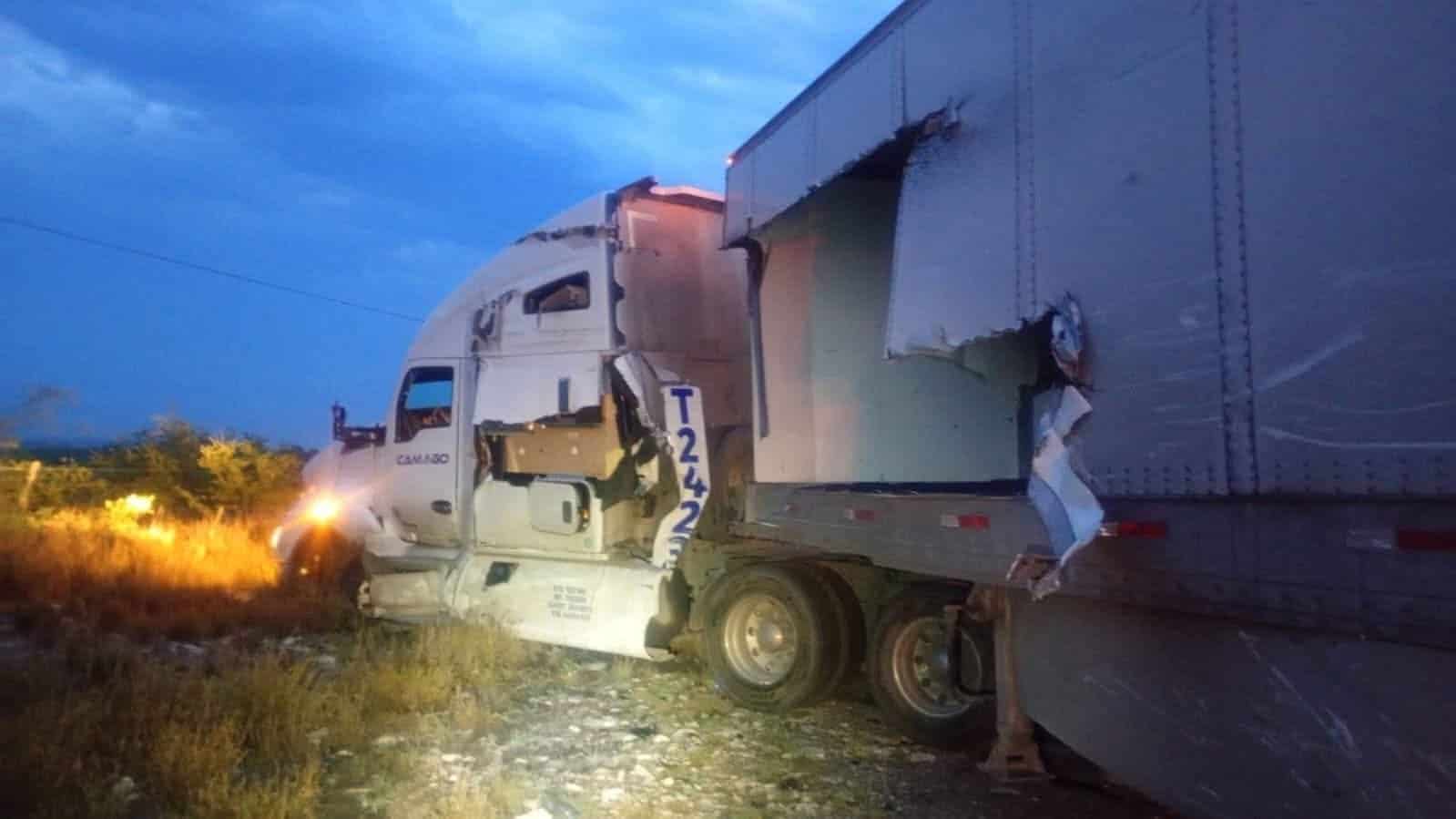 Dos lesionados tras accidente de tr&aacute;iler en Sabinas