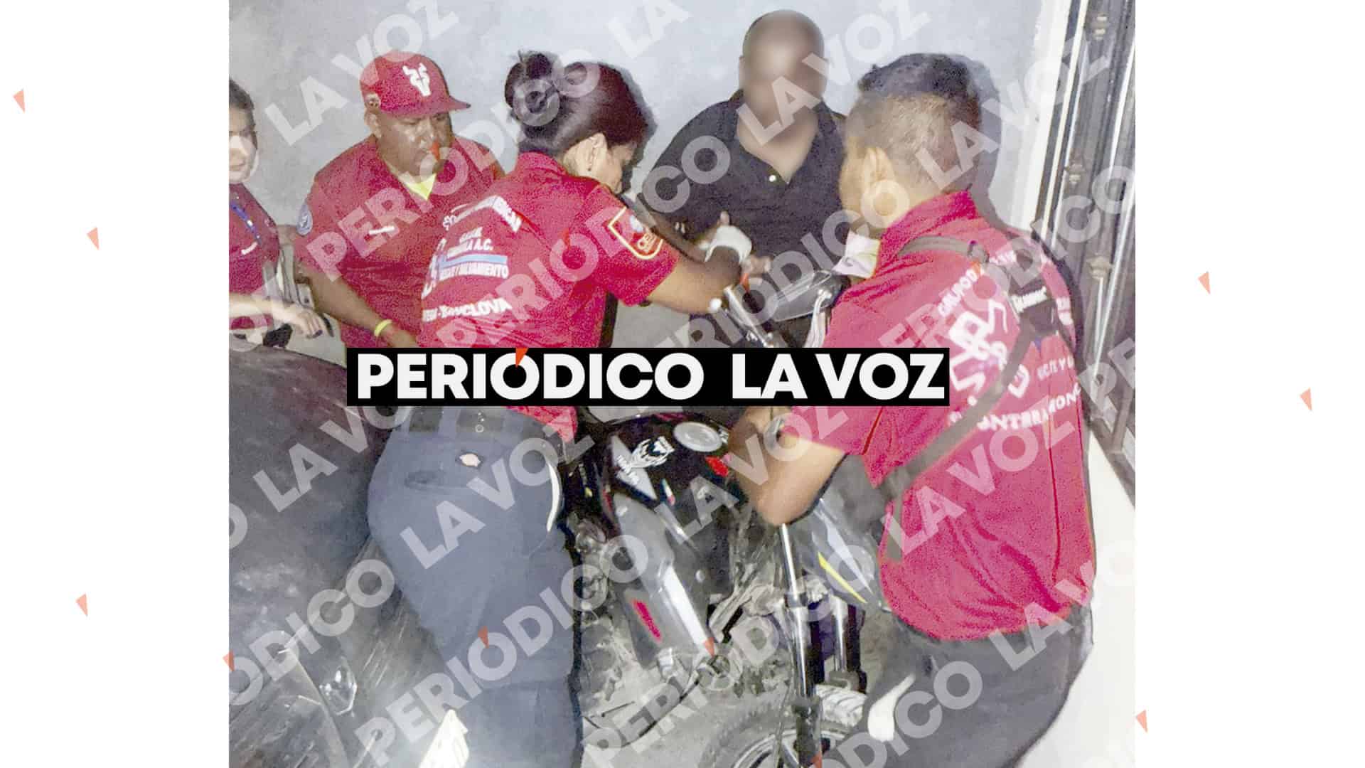 Motociclista Juan Mireles se accidenta en Monclova: lesiones menores