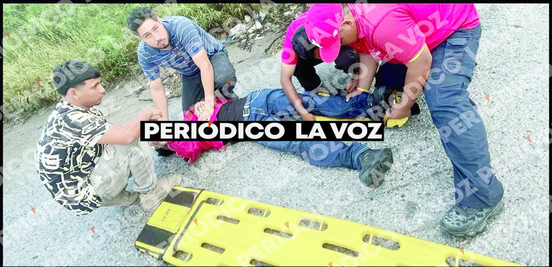 Accidente en Frontera: camioneta impacta poste de CFE