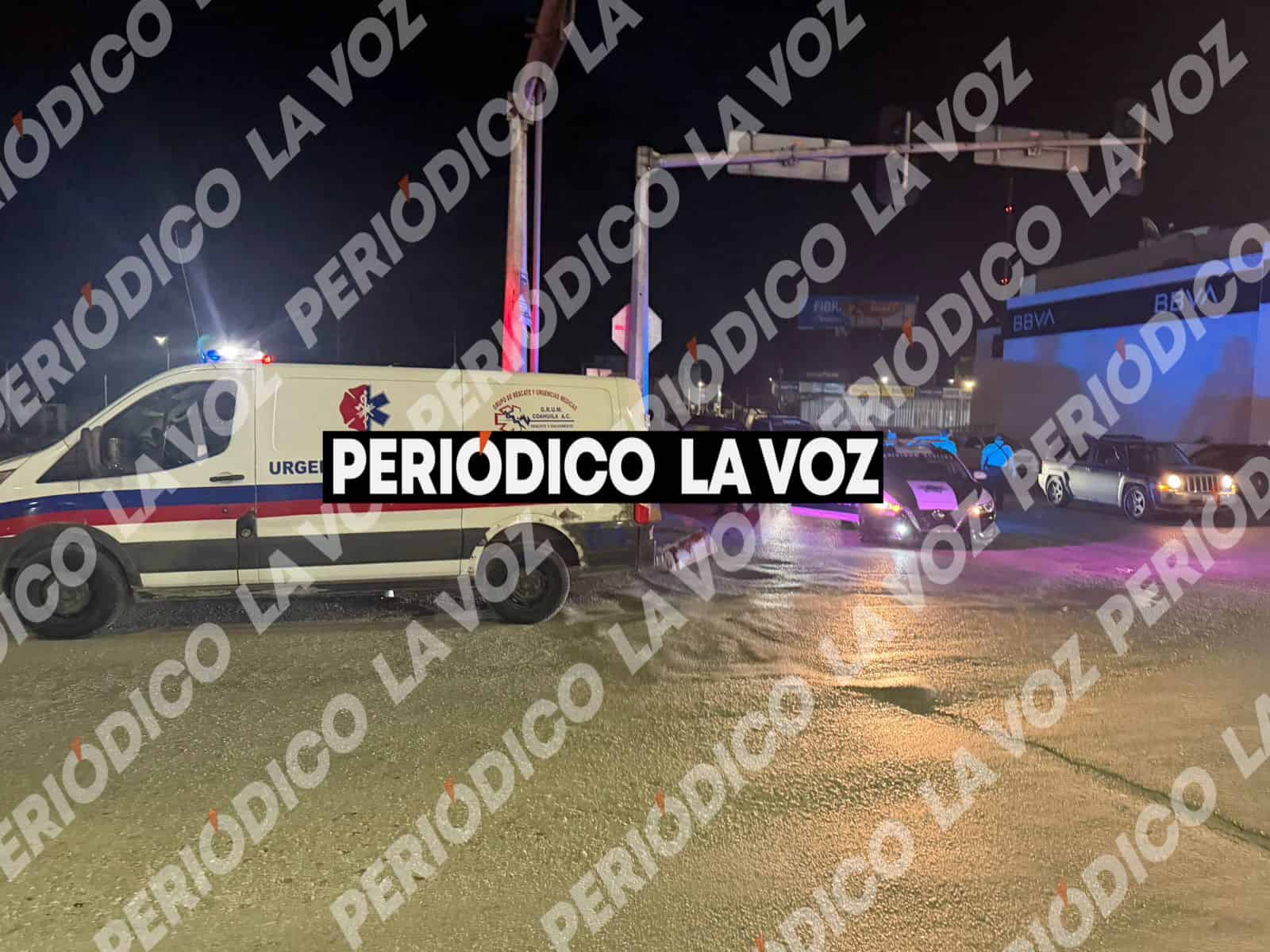 Accidente en Monclova: mujer herida tras choque entre taxi y camioneta