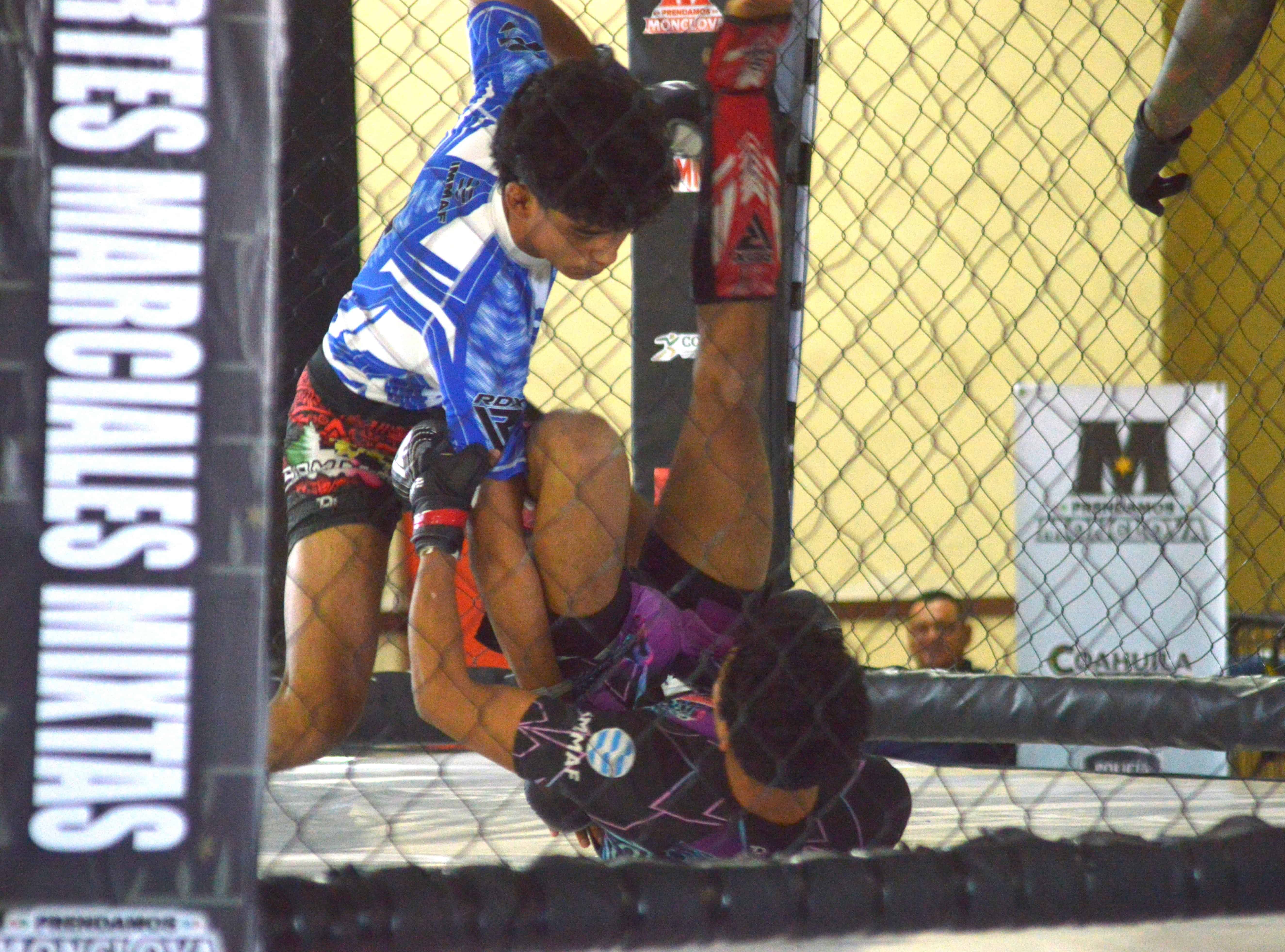 Monclova vive intensa competencia de artes marciales mixtas