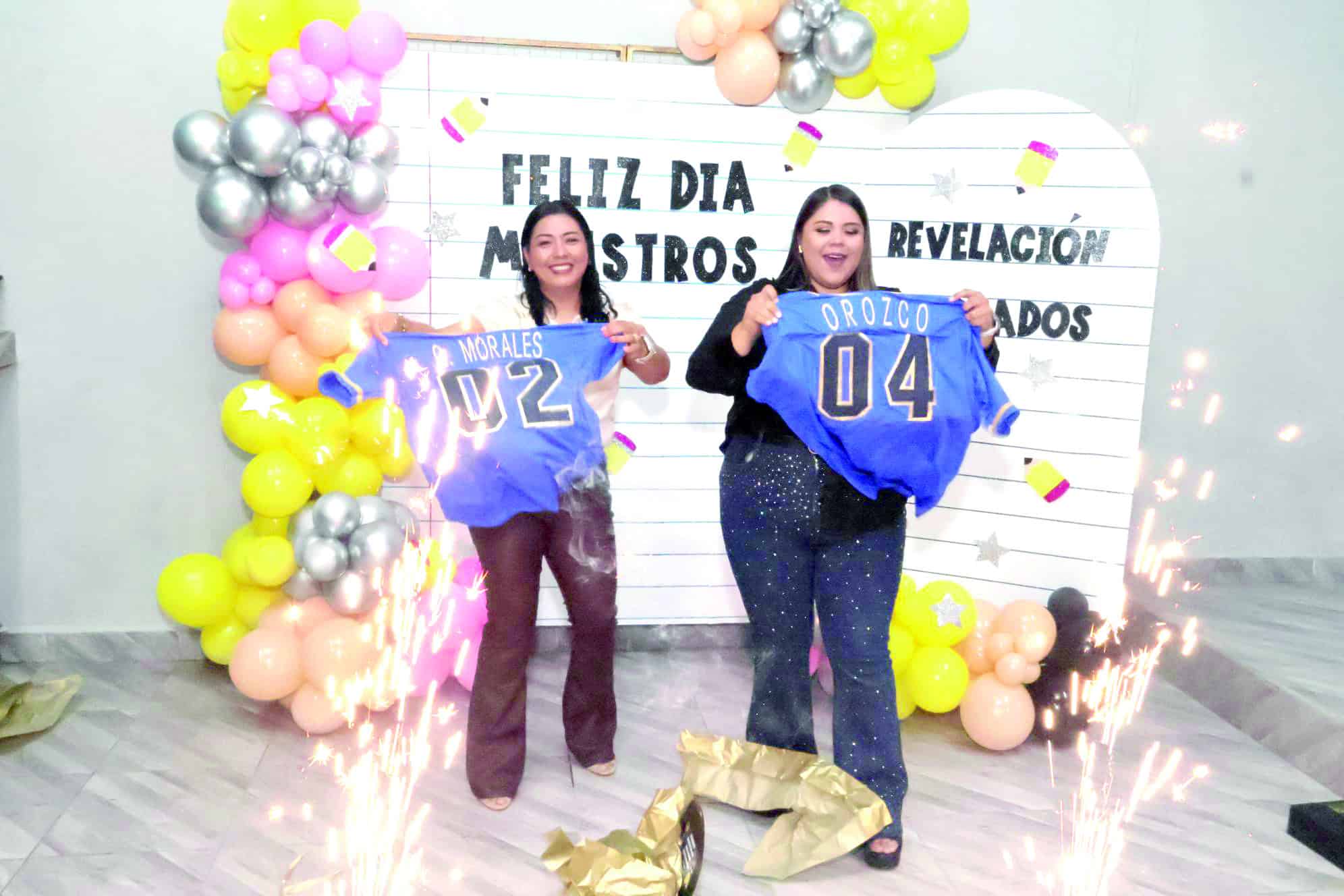 Docentes de la Escuela Primaria Colonia Obrera celebran su labor educativa