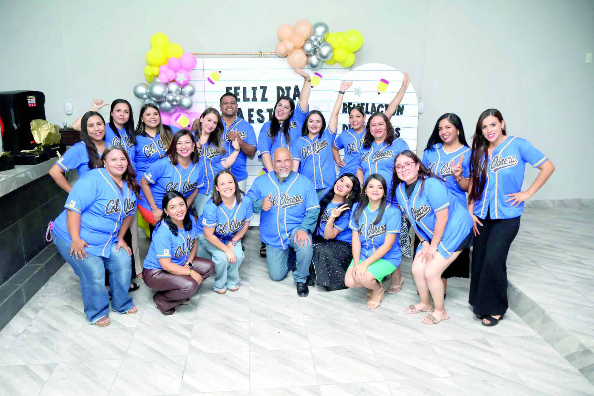 Docentes de la Escuela Primaria Colonia Obrera celebran su labor educativa