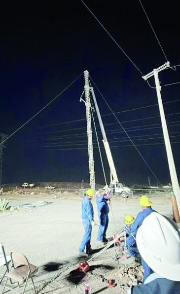 CFE restablece l&iacute;nea el&eacute;ctrica tras accidente en Ramos Arizpe