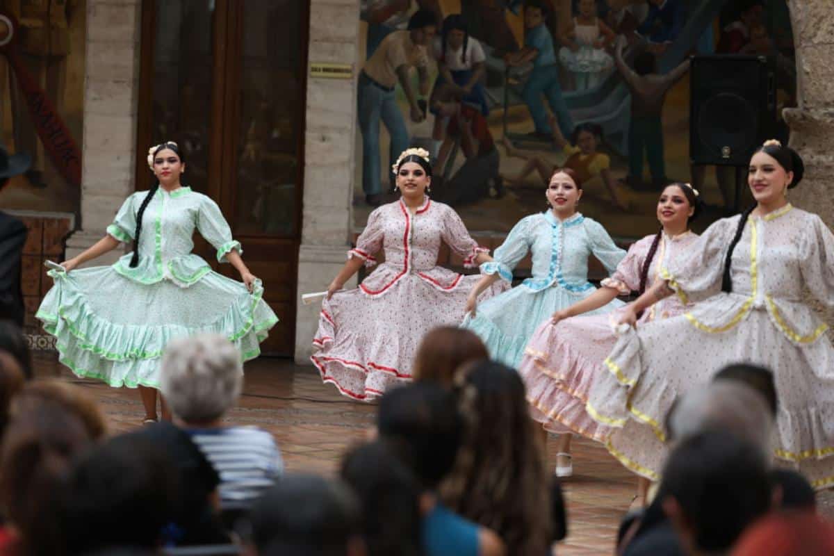 As&iacute; baila Saltillo al ritmo del folclor y la tradici&oacute;n