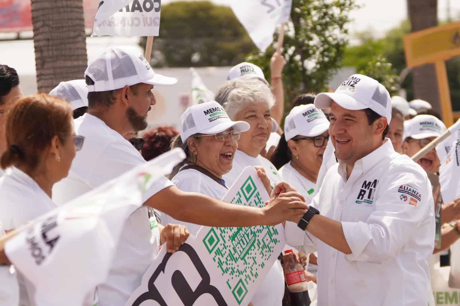 Memo Ruiz encabeza megacrucero y llama a votar por la continuidad en Piedras Negras